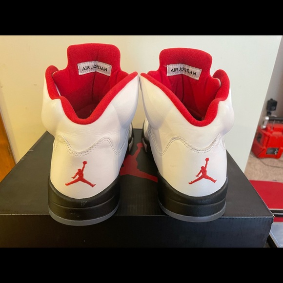 Jordan 5 Retro Fire Red (2013) Size 11.5 - Picture 5 of 12